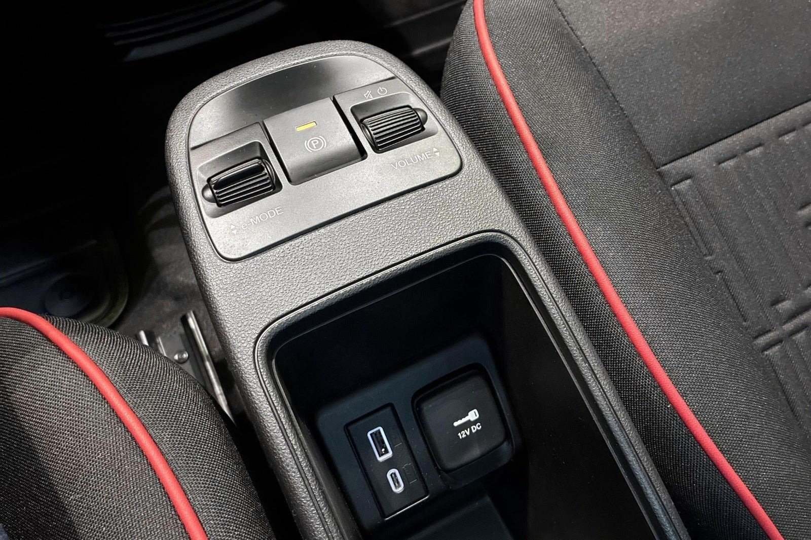 Rød Fiat 500e fra 2024
