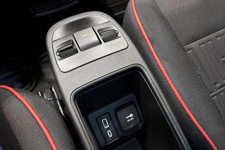 Rød Fiat 500e fra 2024