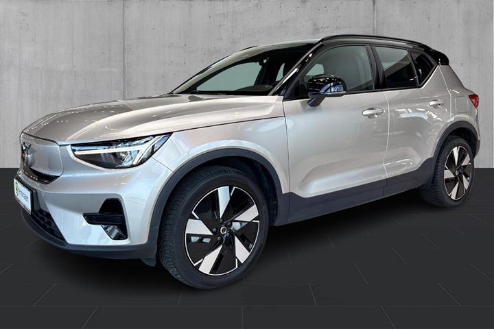 Orange Volvo XC40 fra 2024