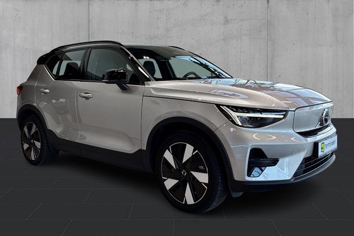 Orange Volvo XC40 fra 2024