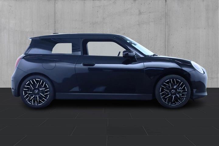 Sort Mini Cooper SE fra 2025