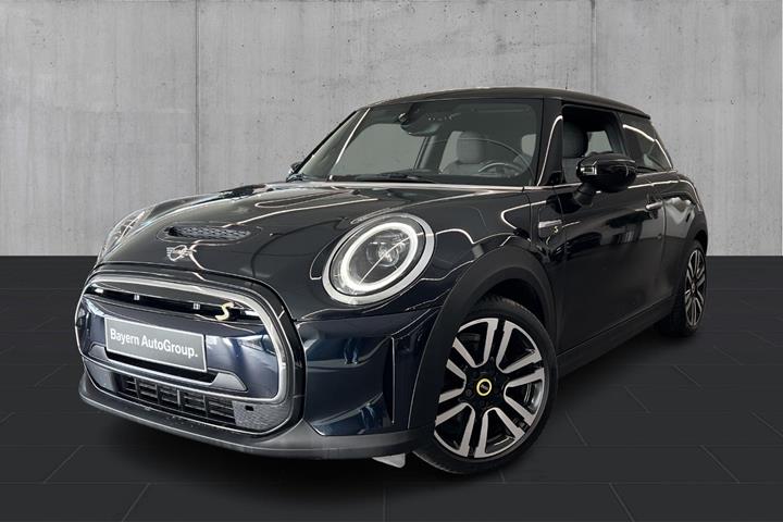 Sort Mini Cooper SE fra 2022 set udefra