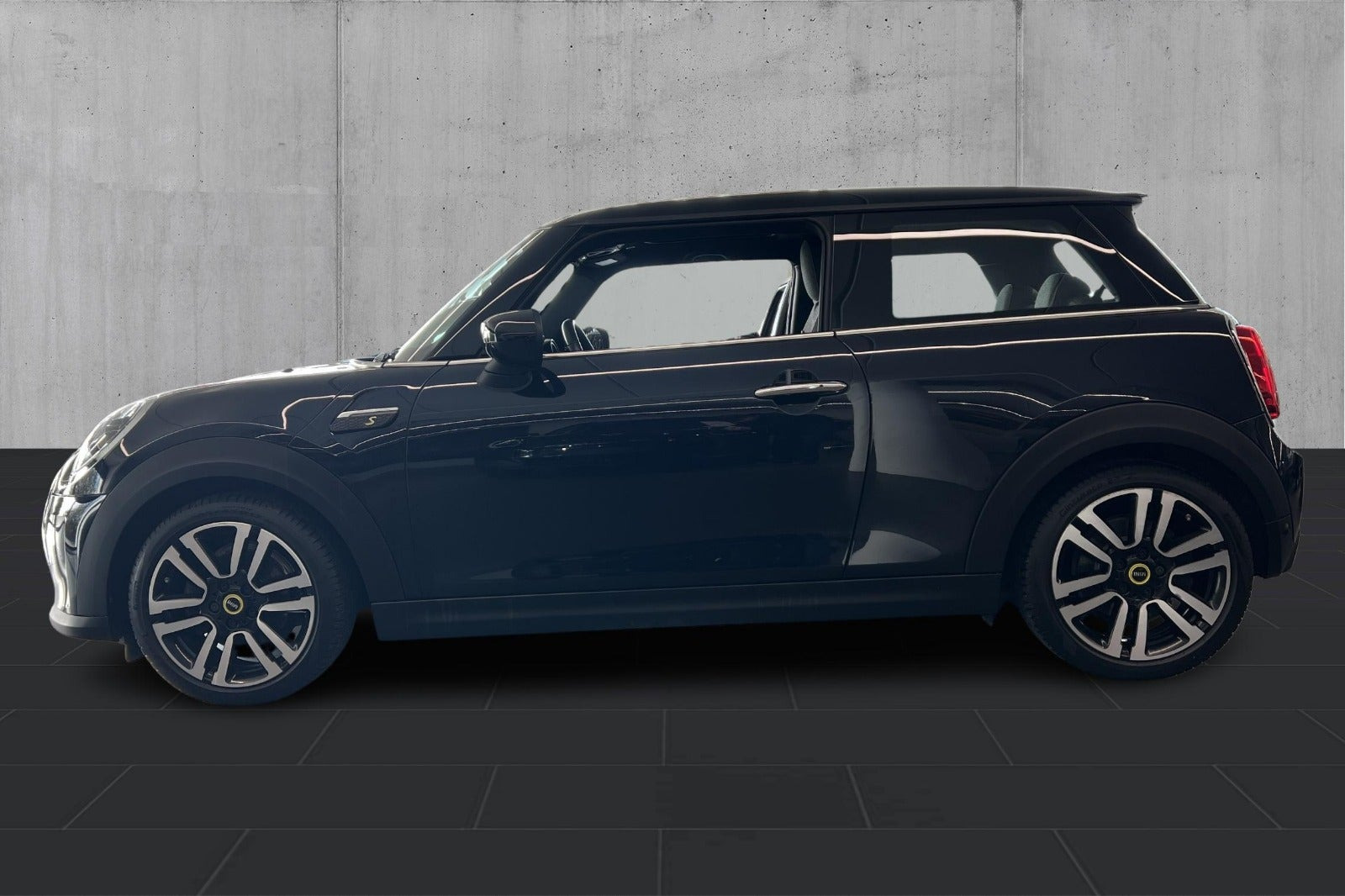 Sort Mini Cooper SE fra 2022