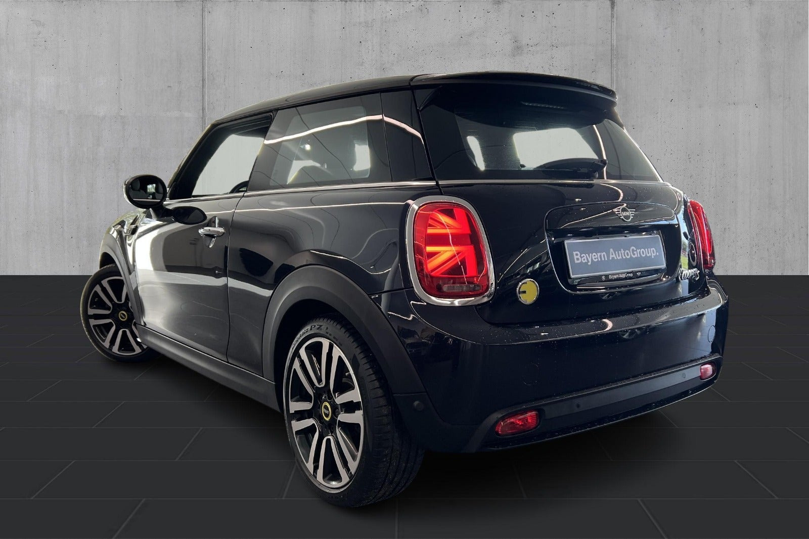 Sort Mini Cooper SE fra 2022
