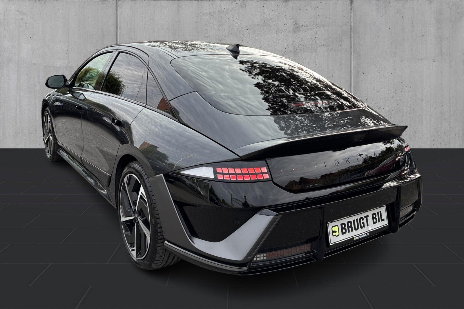 Grå Hyundai Ioniq 6 fra 2026