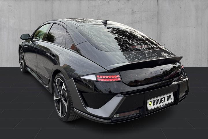 Grå Hyundai Ioniq 6 fra 2026