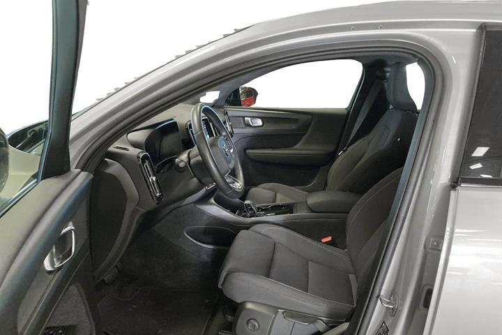 Sølv Volvo C40 fra 2023