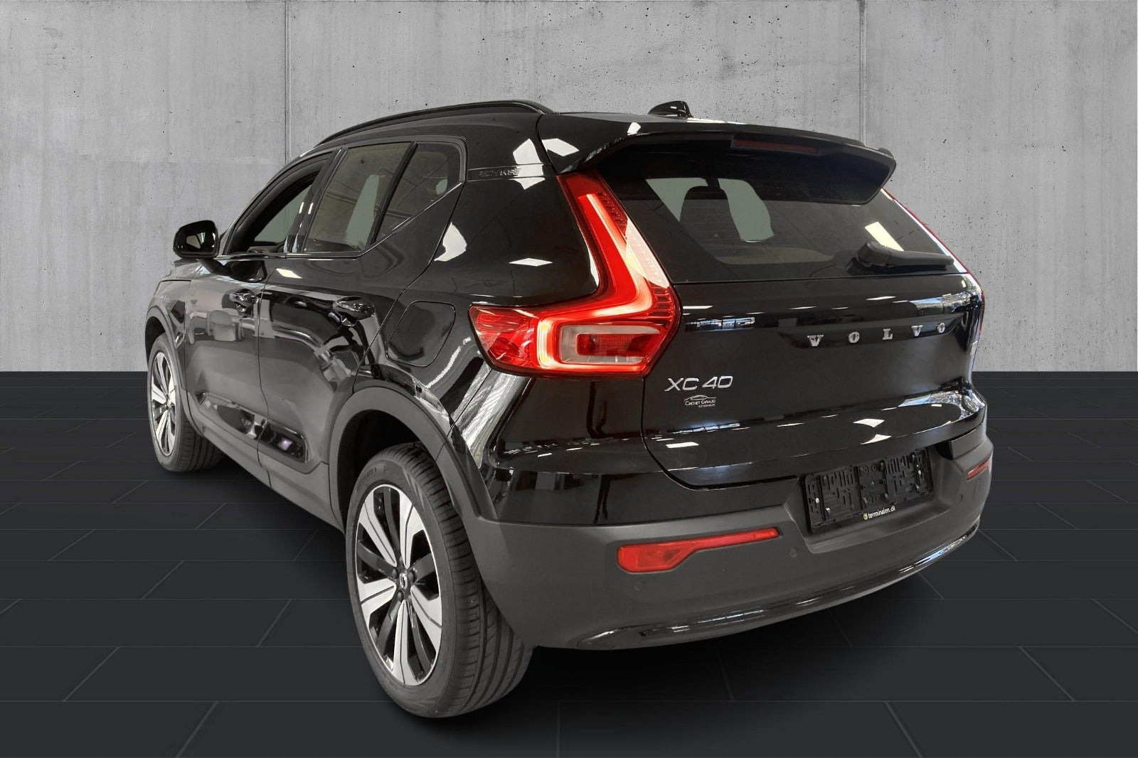 Sort Volvo XC40 fra 2023
