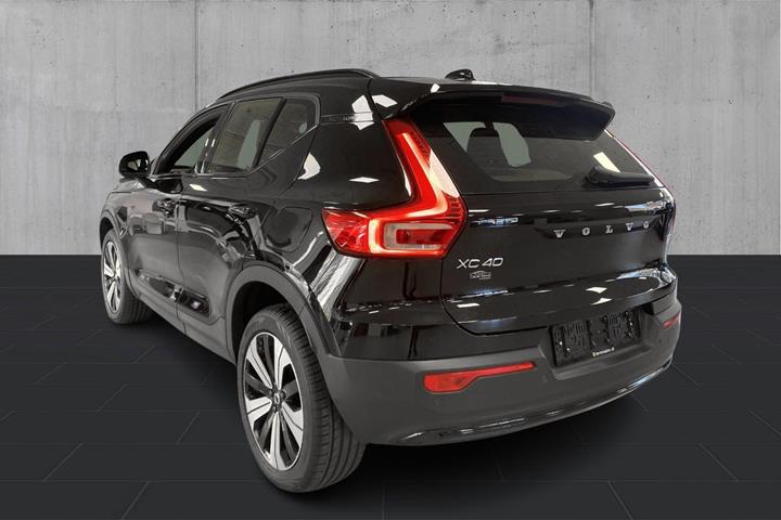Sort Volvo XC40 fra 2023
