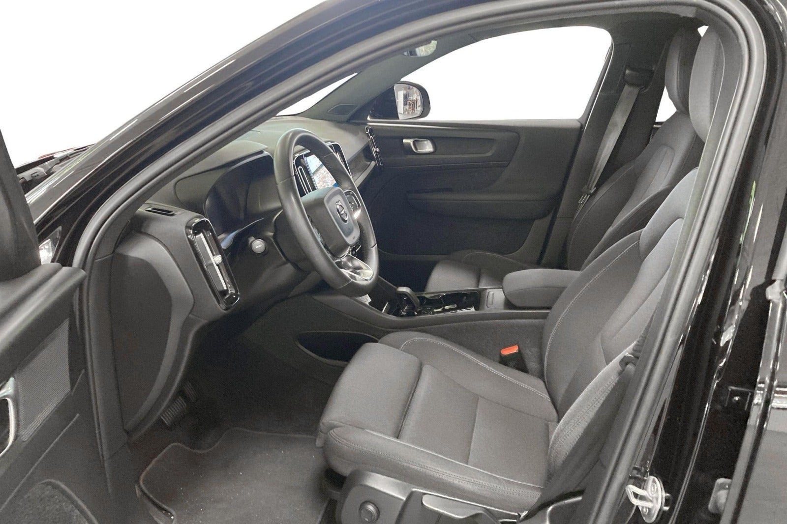 Sort Volvo XC40 fra 2023