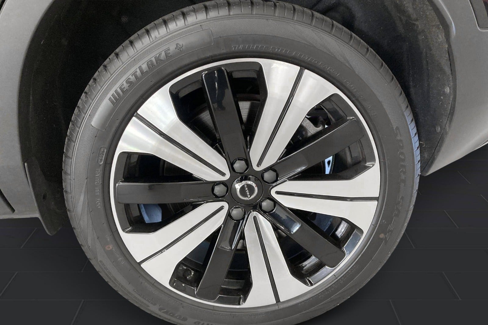 Sort Volvo XC40 fra 2023