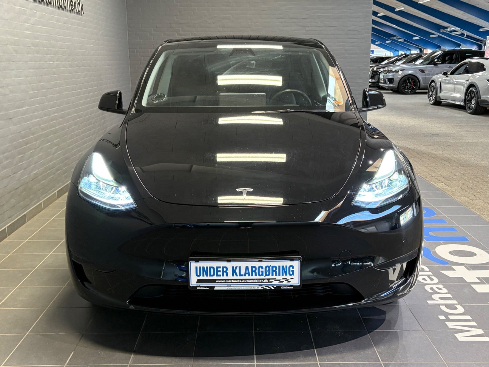 Sort Tesla Model Y fra 2022