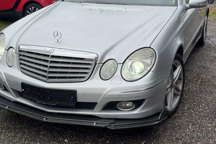 Sølv Mercedes E280 fra 2006