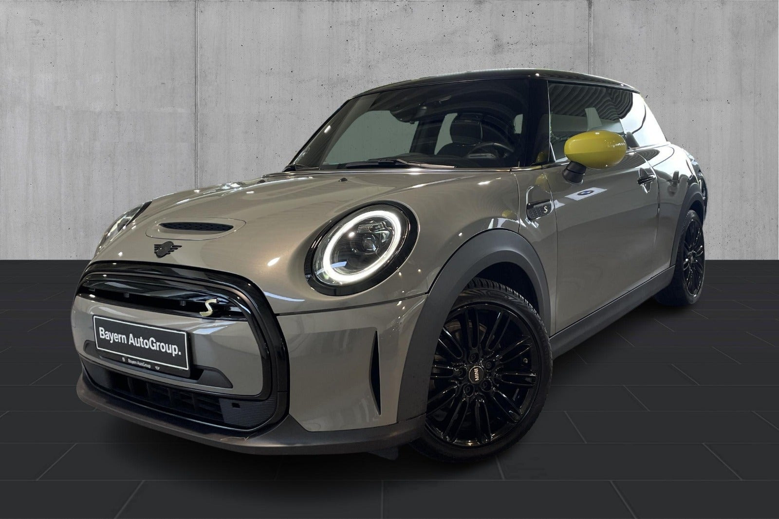Mini Cooper SE Classic Trim