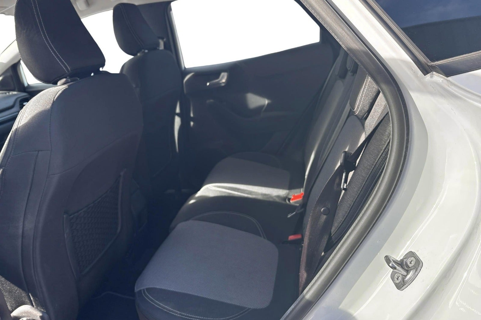 Hvid Ford Puma fra 2020