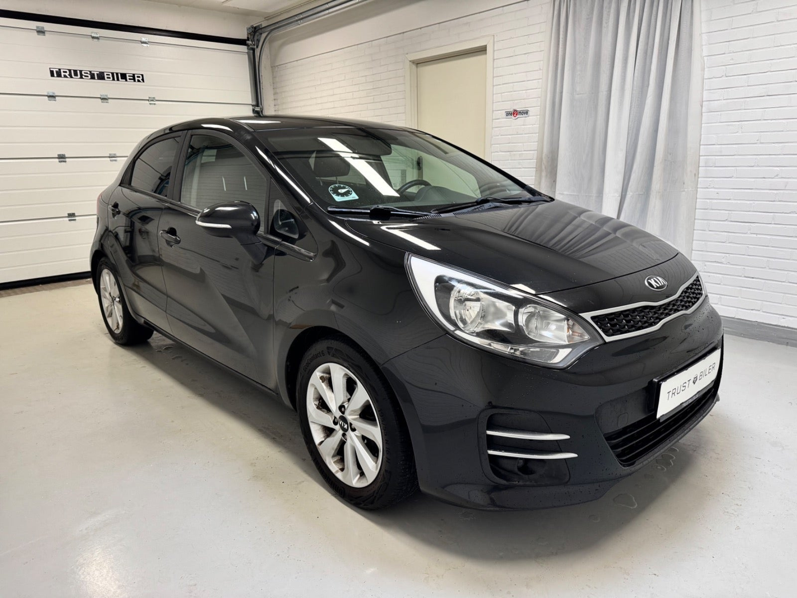 Sort Kia Rio fra 2016