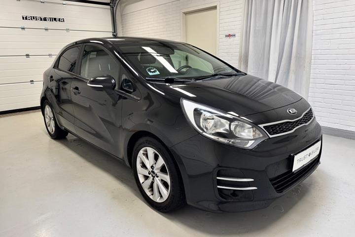 Sort Kia Rio fra 2016