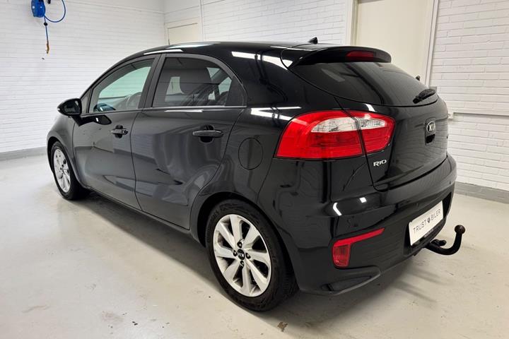 Sort Kia Rio fra 2016