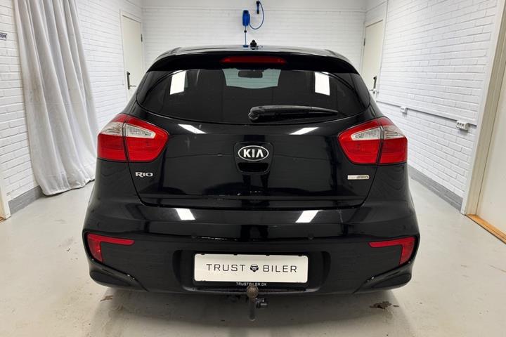 Sort Kia Rio fra 2016