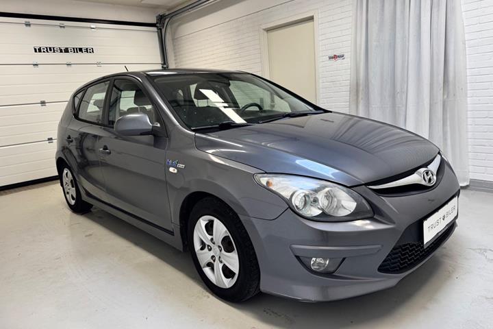 Grå Hyundai i30 fra 2011