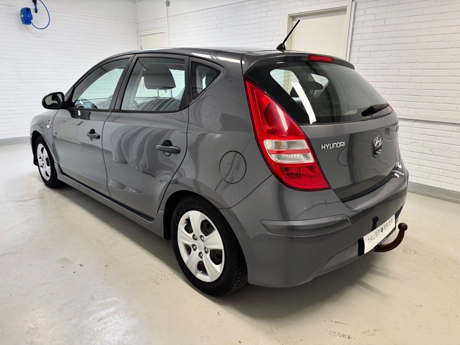 Grå Hyundai i30 fra 2011