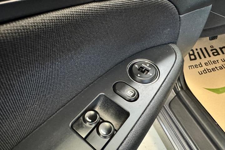 Grå Hyundai i30 fra 2011