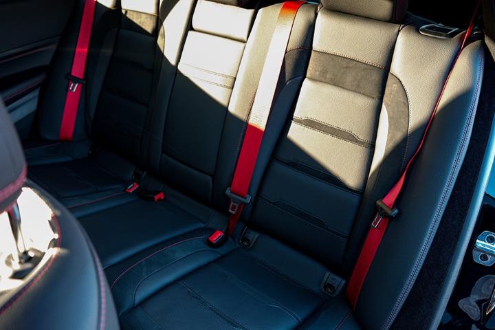 Sort Mercedes GLE53 fra 2026