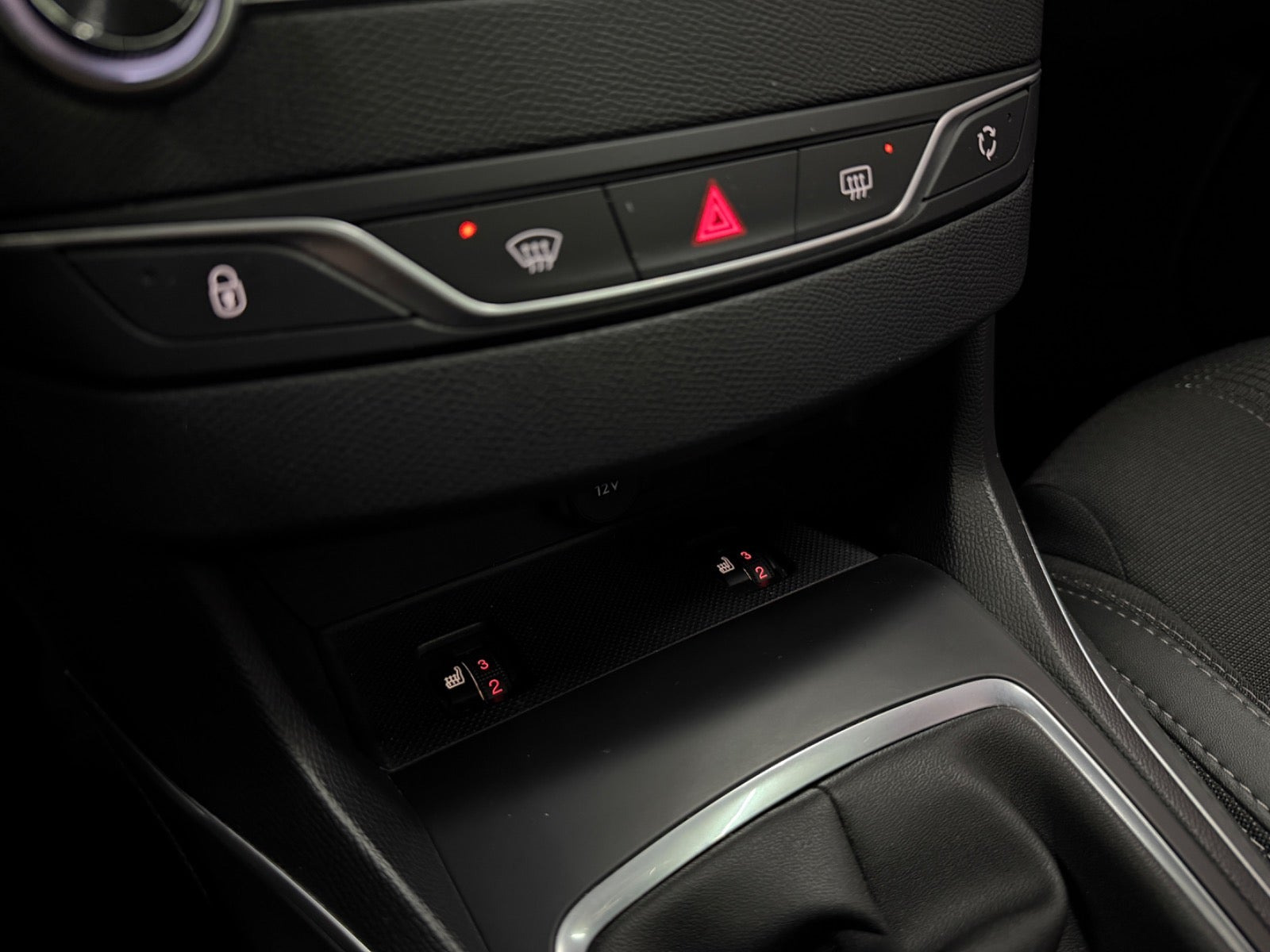 Rød Peugeot 308 fra 2018