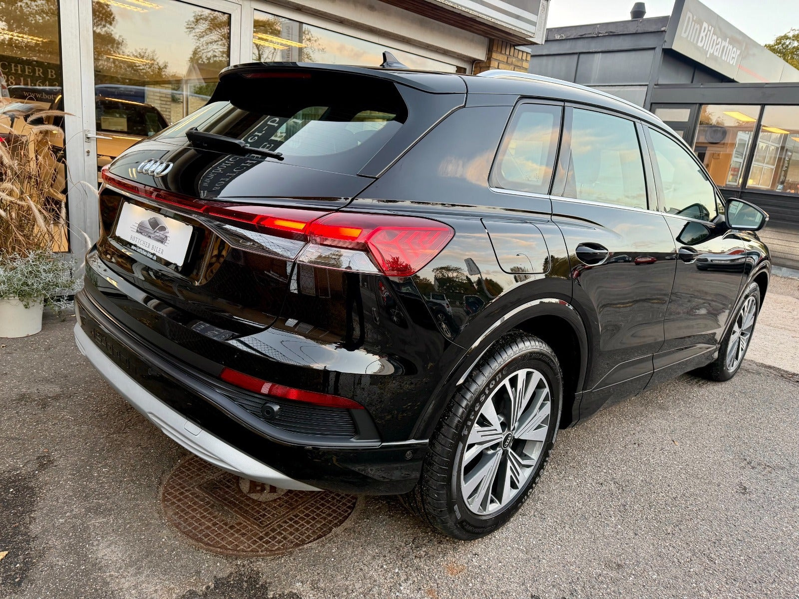 Sort Audi Q4 e-tron fra 2023