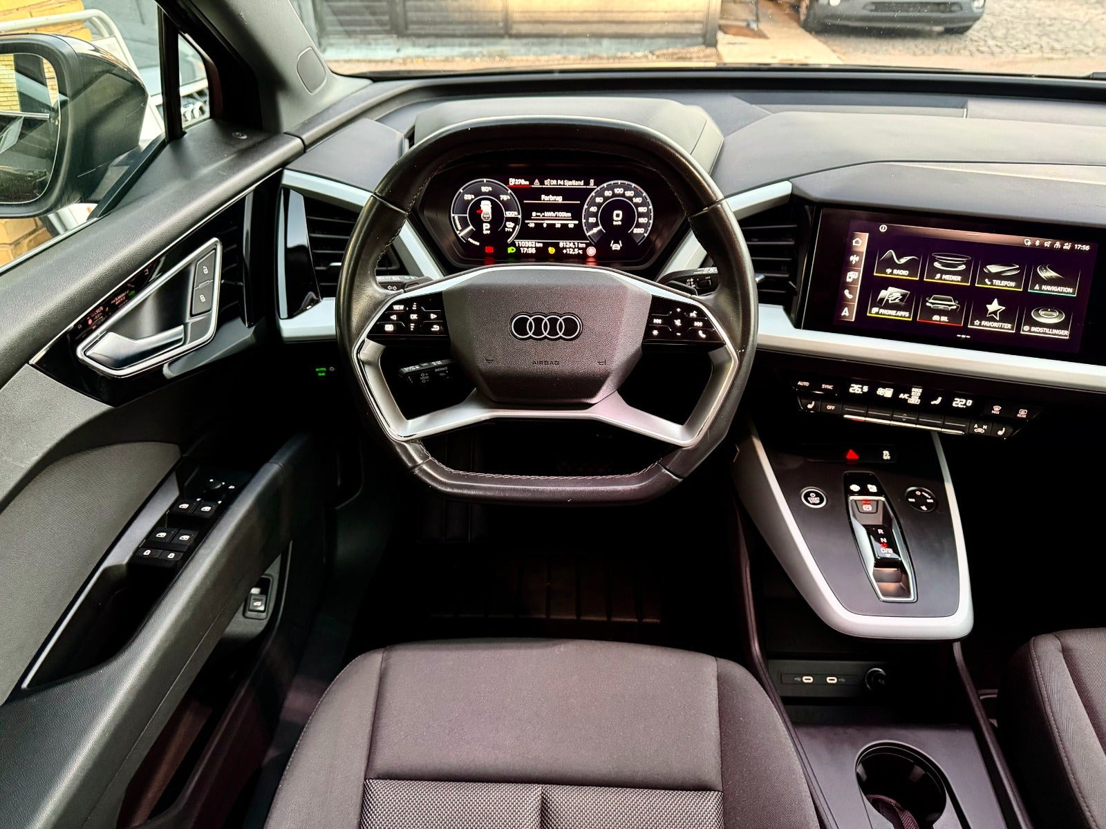 Sort Audi Q4 e-tron fra 2023