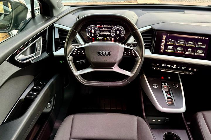 Sort Audi Q4 e-tron fra 2023