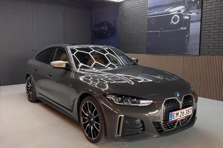 Grå BMW i4 fra 2022