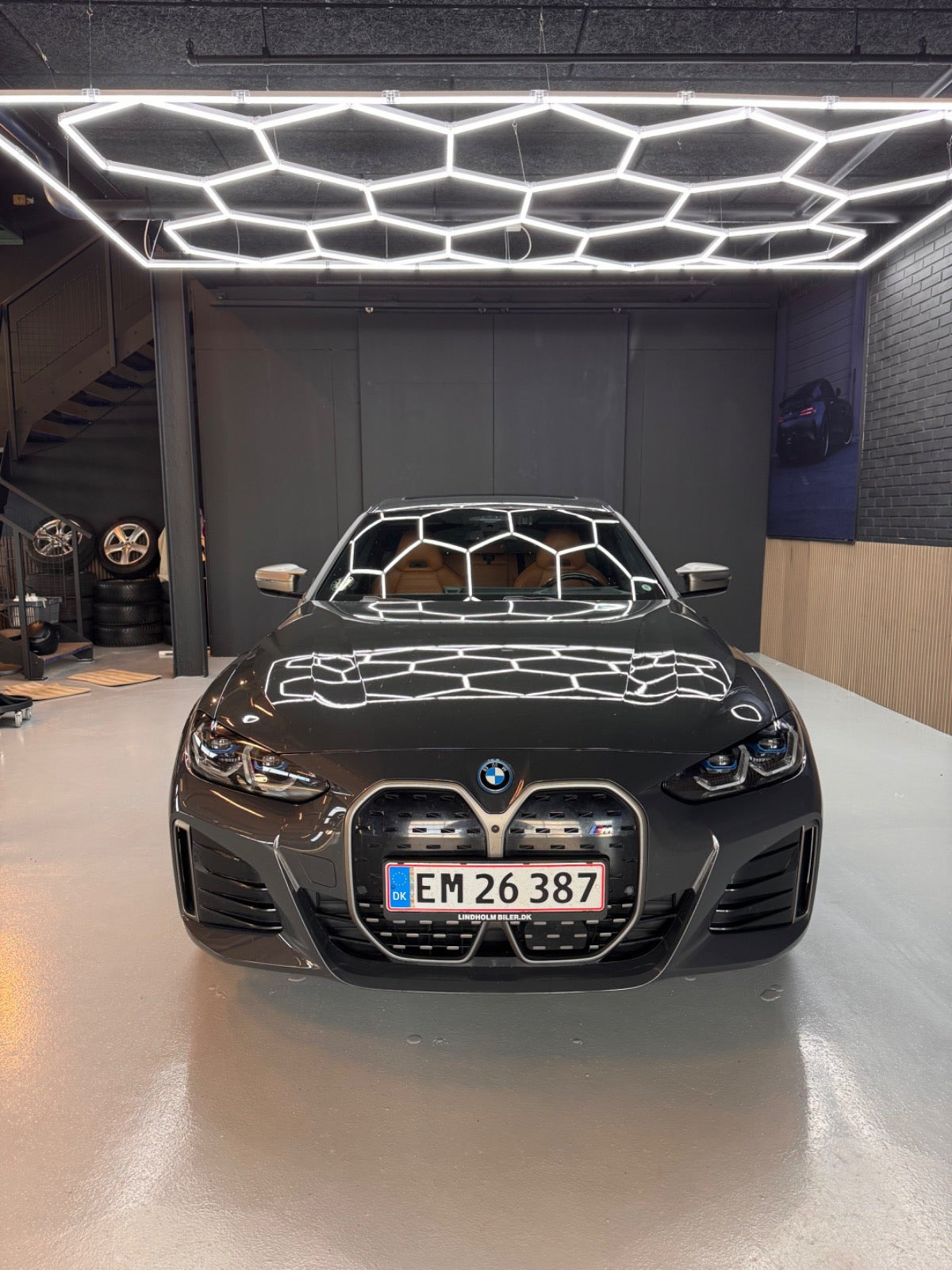 Grå BMW i4 fra 2022