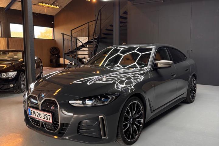 Grå BMW i4 fra 2022