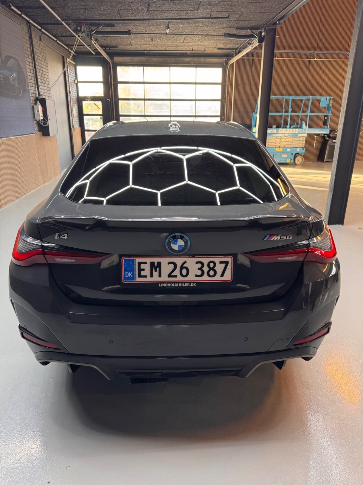 Grå BMW i4 fra 2022