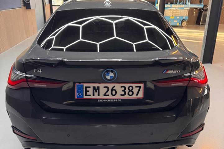 Grå BMW i4 fra 2022