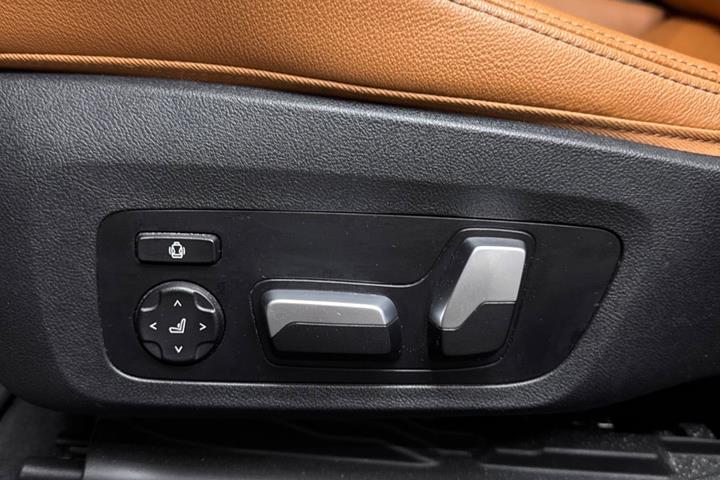 Grå BMW i4 fra 2022