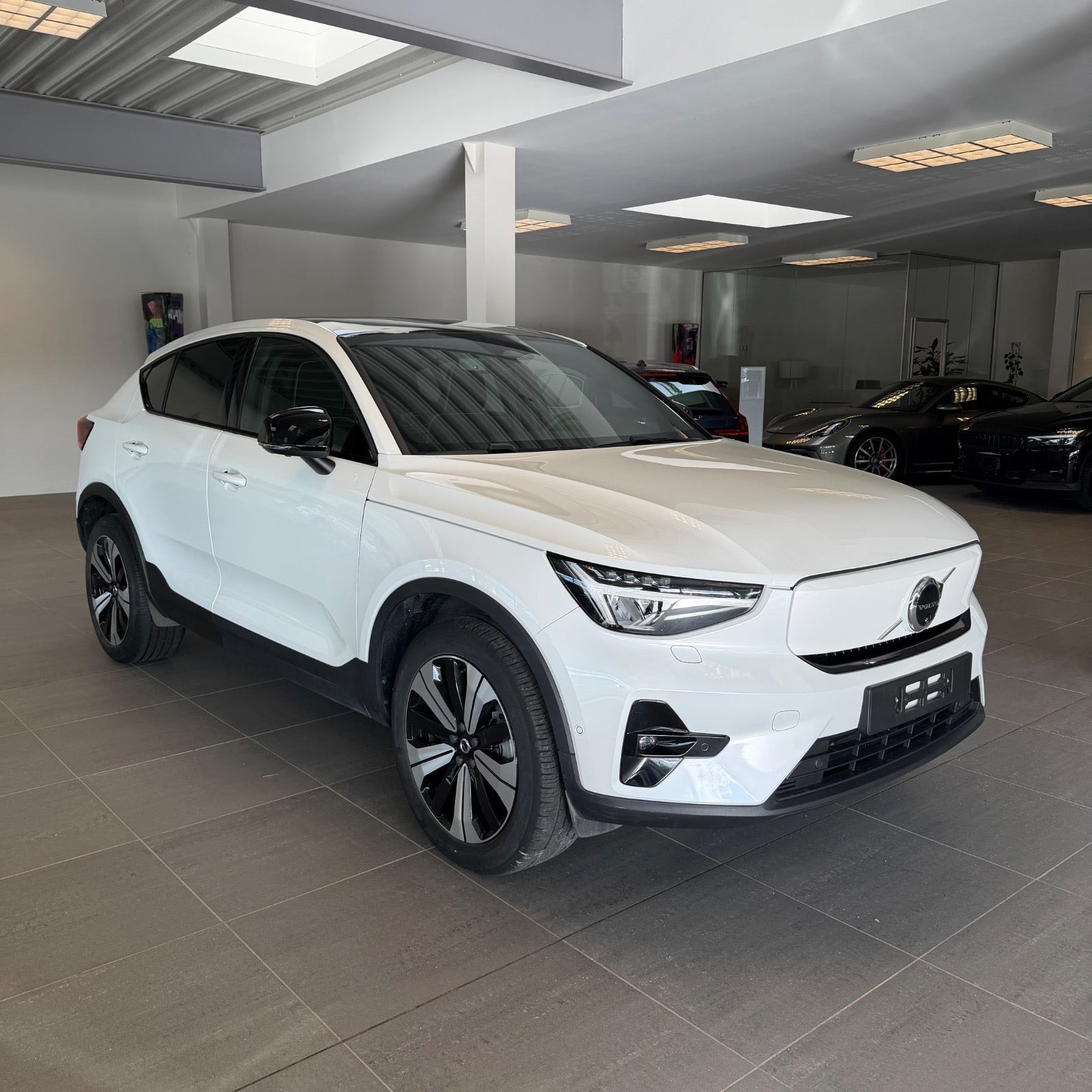 Hvid Volvo C40 fra 2022
