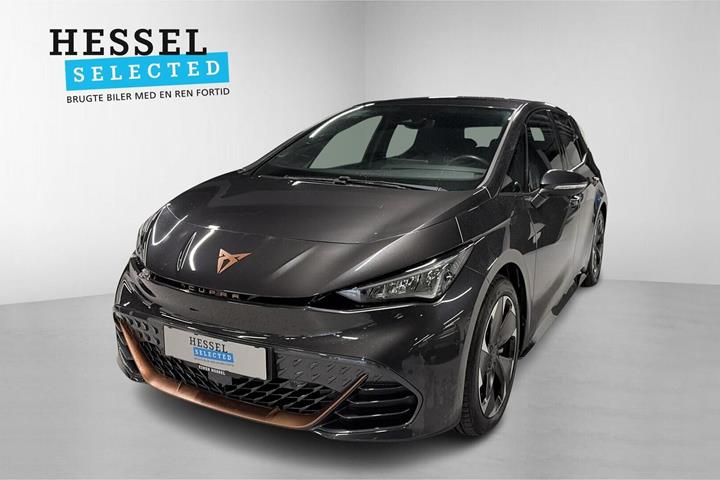 Grå Cupra Born fra 2024 set udefra