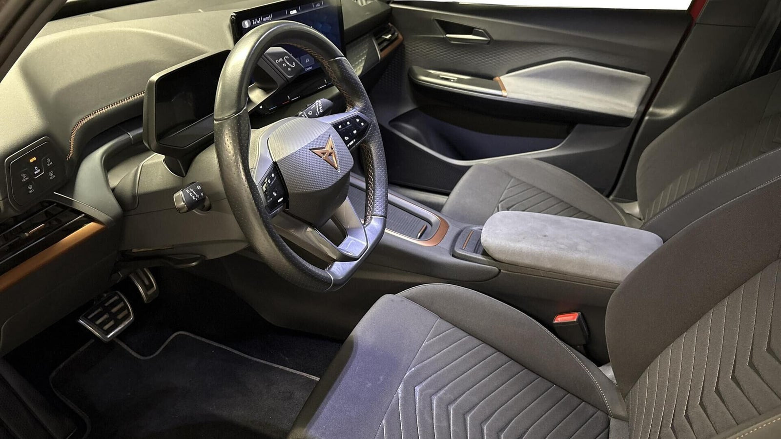 Rød Cupra Born fra 2023