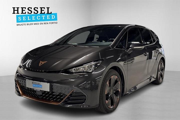 Grå Cupra Born fra 2023 set udefra