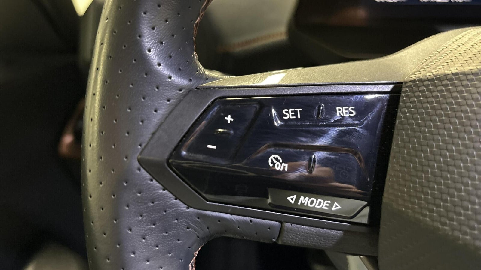 Grå Cupra Born fra 2023