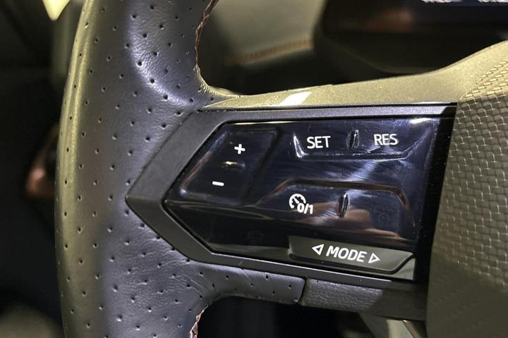 Grå Cupra Born fra 2023