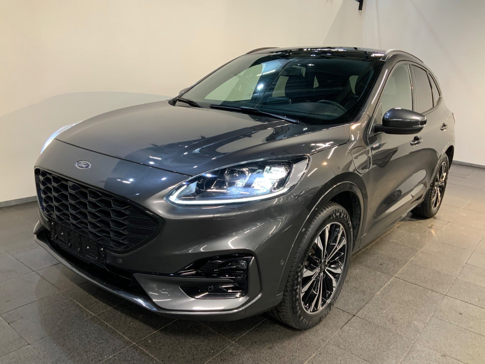 Ford Kuga 2,5 PHEV ST-Line X CVT