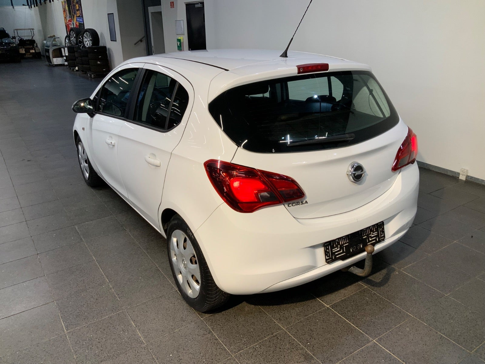 Hvid Opel Corsa fra 2015