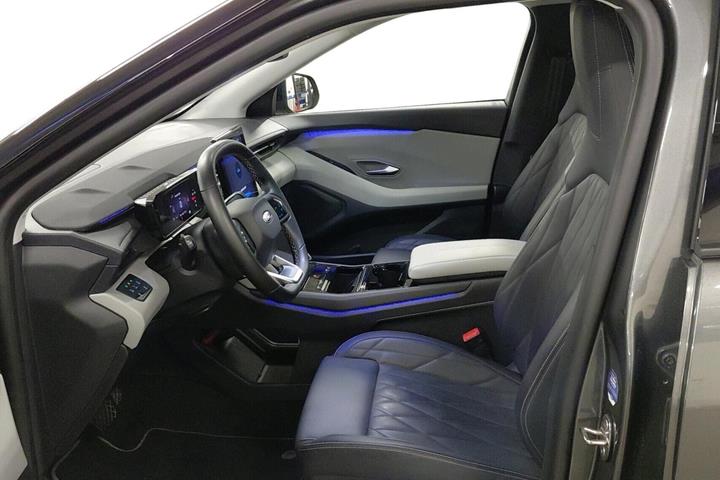 Grå Ford Explorer fra 2025