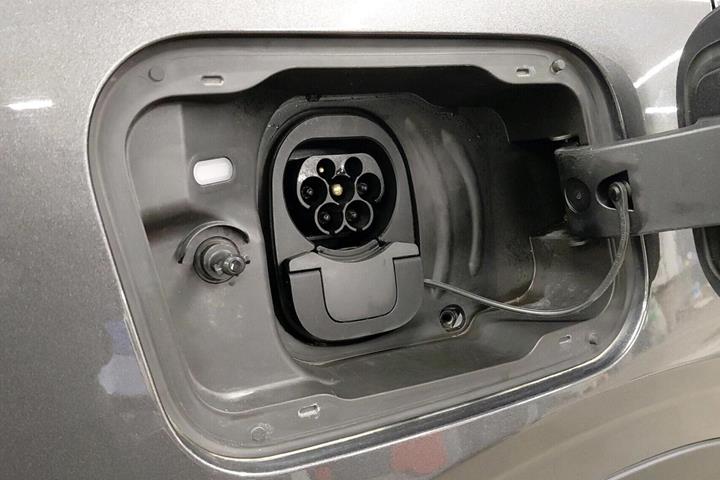 Grå Ford Explorer fra 2025