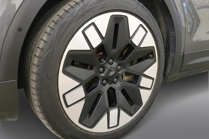 Grå Ford Explorer fra 2025