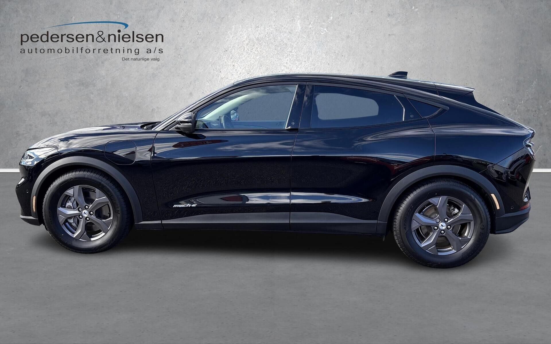 Sort Ford Mustang Mach-E fra 2023