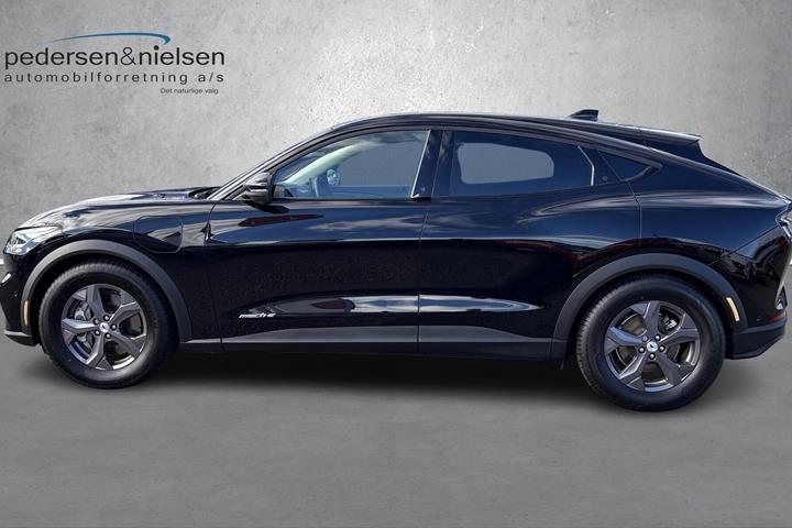 Sort Ford Mustang Mach-E fra 2023